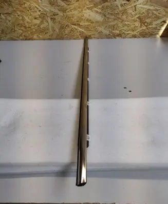 KIA Sorento Front door glass trim molding 