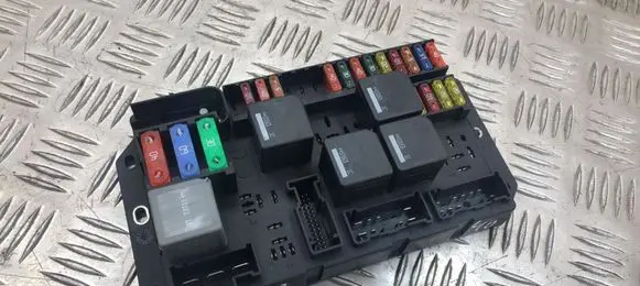 Jaguar XJ X351 Fuse module AW9314A073BC