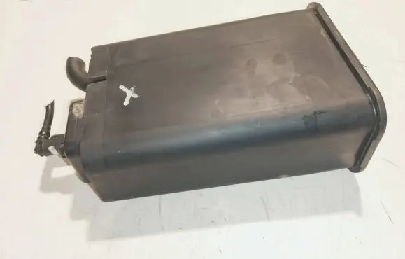 Volvo XC70 Active carbon filter fuel vapour canister 8627971 17202237 00731