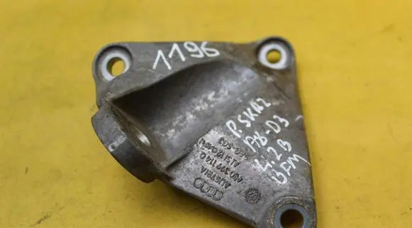 Audi A8 S8 D3 4E Gearbox mounting bracket