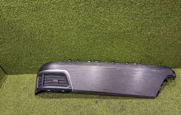 Renault Trafic III (X82) Dash center air vent grill 683101915R 682117147R