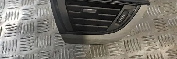BMW 2 F22 F23 Dash center air vent grill 9205356