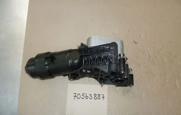 BMW X4 F26 Oil filter mounting bracket 70563887
