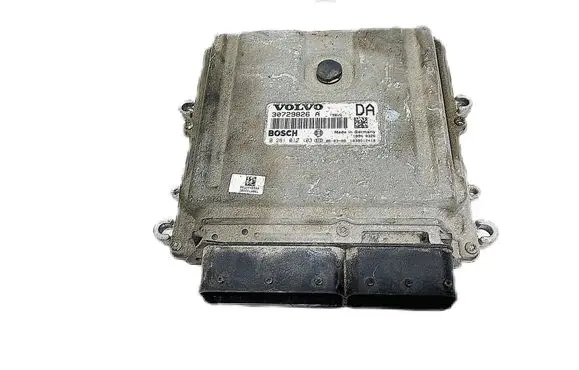 Volvo XC70 Engine control unit/module 30729826A