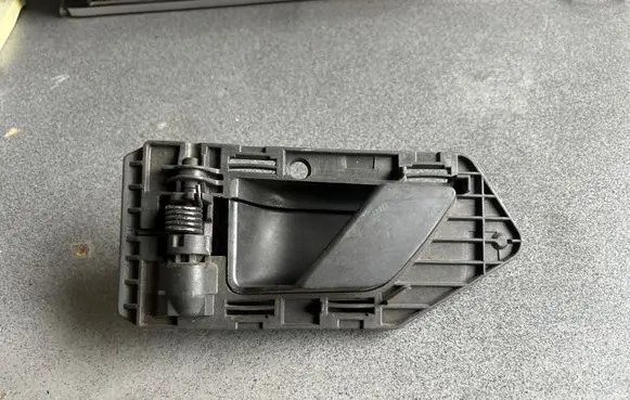 Peugeot Partner Front door interior handle 9621422977