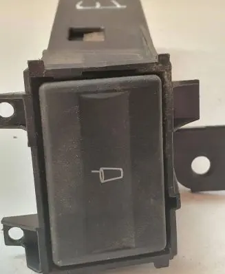 Ford Mondeo Mk III Cup holder 1S7113564