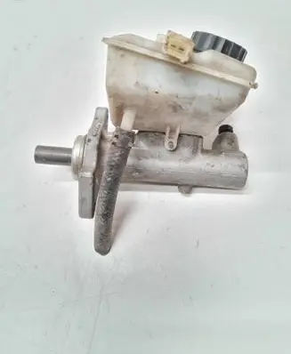 Master brake cylinder
