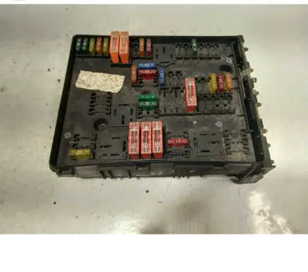 Volkswagen Touran I Fuse module 1K0937124K