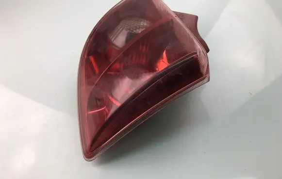 Toyota Avensis T220 Rear/tail lights 20437