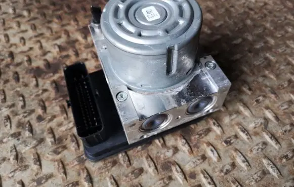 Land Rover Range Rover Evoque L538 ABS Pump HJ322C405AD A426R17W104