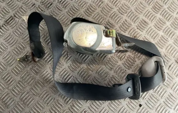 Nissan Pathfinder R51 Front seatbelt