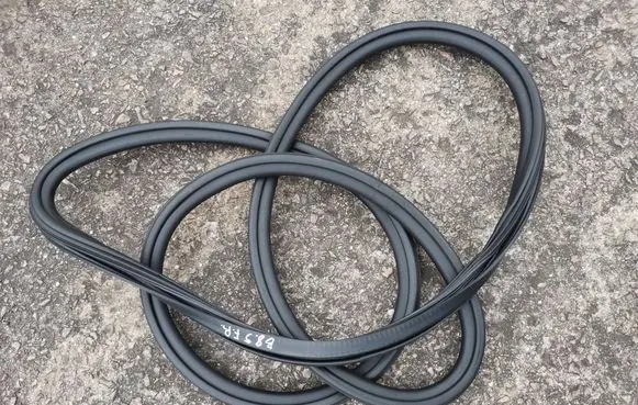 Audi A4 S4 B8 8K Front door rubber seal 8K0831721