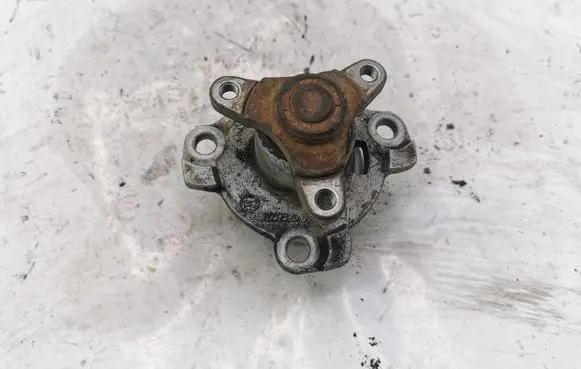 Nissan X-Trail T31 Water pump 8200332040 26732001