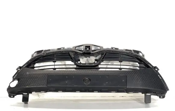 Toyota Yaris XP210 Front bumper upper radiator grill 531110DD40