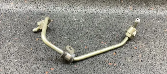 Fuel injector supply line/pipe