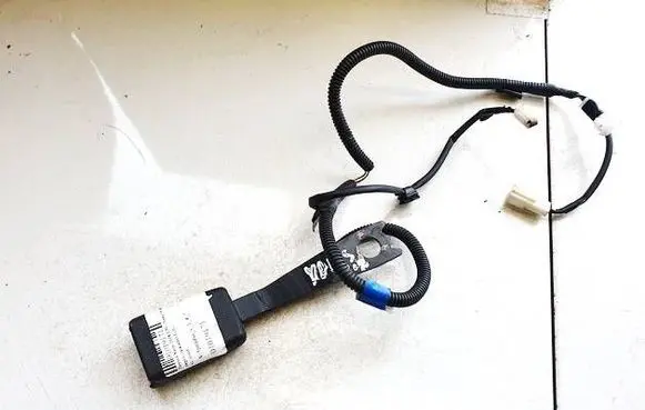 Toyota Yaris Rear seatbelt buckle