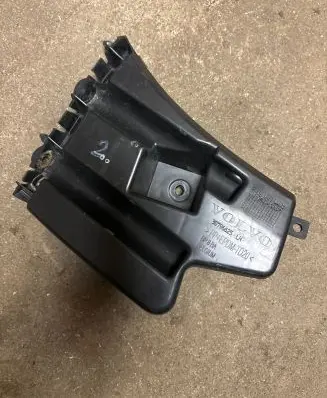 Volvo S60 Front bumper mounting bracket 30796625