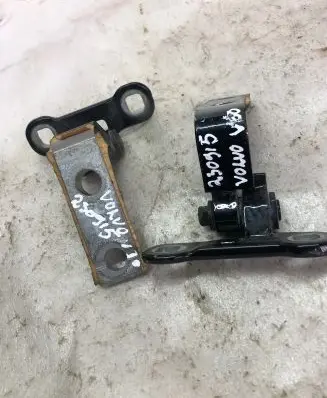 Volvo S90, V90 Front door hinge set 31371555