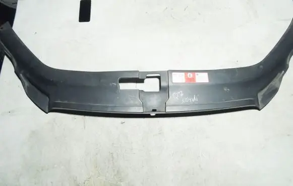 Audi Q7 4L Radiator trim 4L0807081