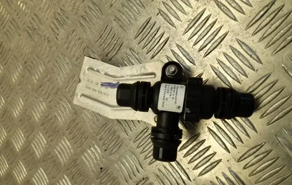 Mercedes-Benz EQC Thermostat A0005010100