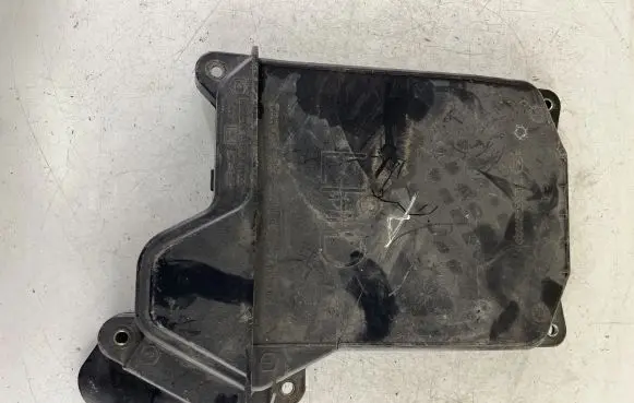 Nissan Almera Tino Other engine bay part K157065M000 237065M000