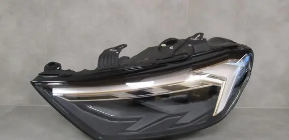 Audi A1 Headlight/headlamp 82A941033D 90106082