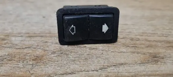 BMW 5 E39 Electric window control switch 8368974