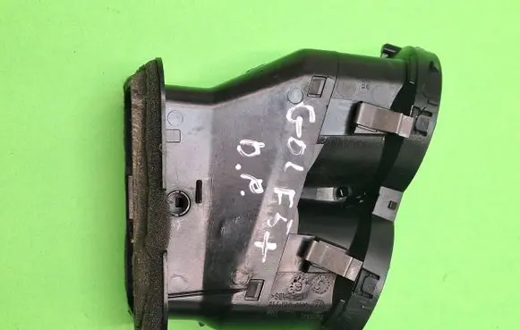 Volkswagen Golf Plus Dash center air vent grill 5m0819710