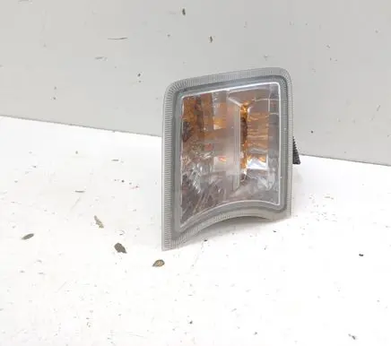Toyota Prius (XW30) Front indicator light 8152047010