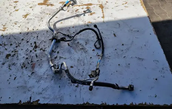 Ford Focus Air conditioning (A/C) pipe/hose 