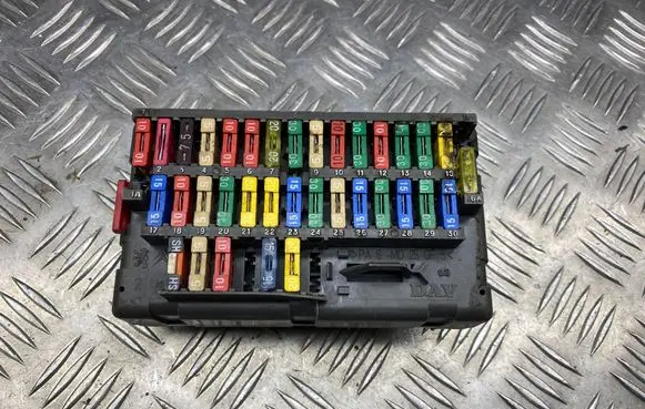 Peugeot 806 Fuse box set 1135100