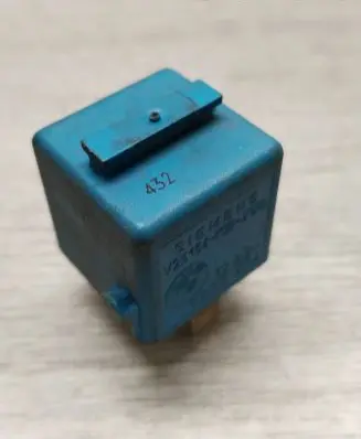 BMW 5 E39 Other relay 23134