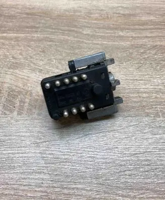 Saab 99 Ignition relay 1318527 04822616