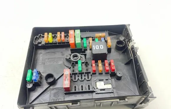 Volkswagen Caddy Fuse box set 2K5970331D