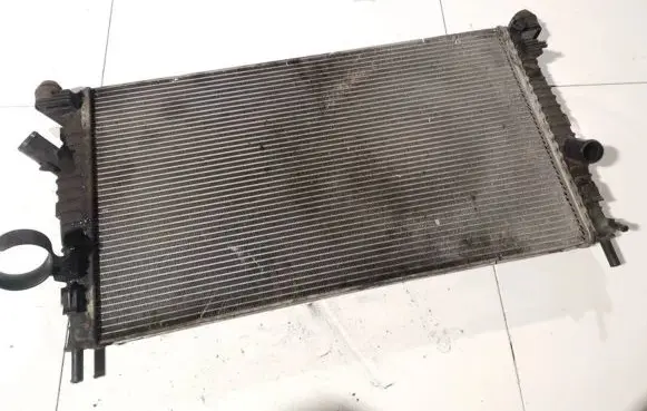 Ford C-MAX I Coolant radiator