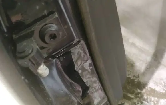 Audi A6 S6 C6 4F Rear door lower hinge
