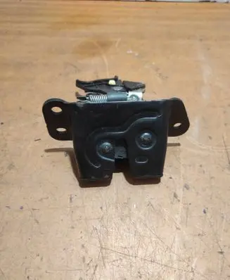 Tailgate/trunk/boot lock/catch/latch
