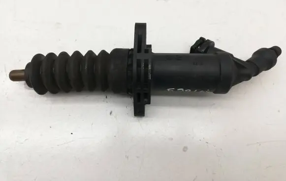 BMW 3 E90 E91 Clutch master cylinder 6785964
