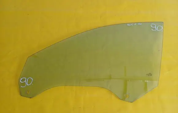 Audi A6 S6 C5 4B Front door window glass four-door