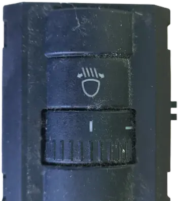 Skoda Fabia Mk2 (5J) Headlight level height control switch