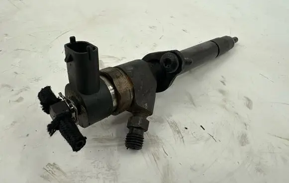 Fuel injector