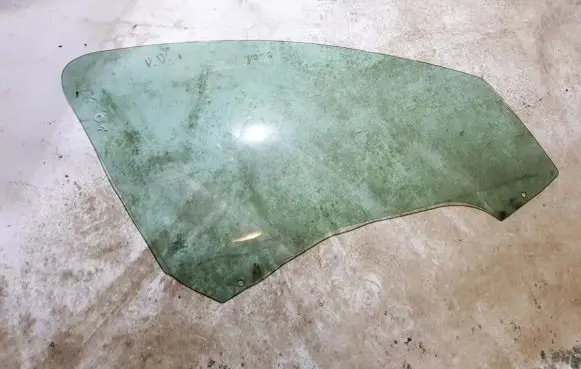 Peugeot 206 Front door window glass four-door