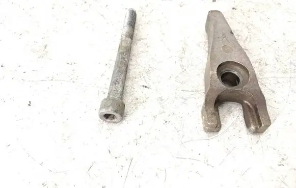 Ford Mondeo MK IV Fuel Injector clamp holder 9M5Q9E568AB