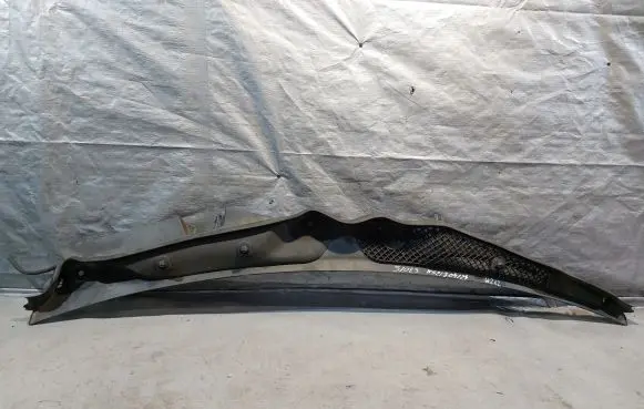 Mercedes-Benz E W212 Wiper trim A2128301213