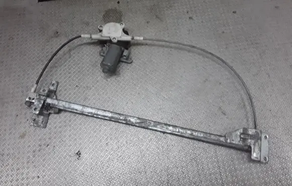 Seat Toledo I (1L) Front door window regulator with motor 0130821667
