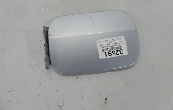Volkswagen PASSAT B4 Fuel tank cap trim 