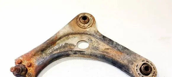 Citroen C3 Front lower control arm/wishbone