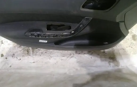 Peugeot 308 Front door card panel trim