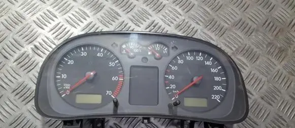 Volkswagen Golf IV Speedometer (instrument cluster) 0263618030 1j0920802