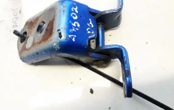 Mazda 3 I Rear door lower hinge
